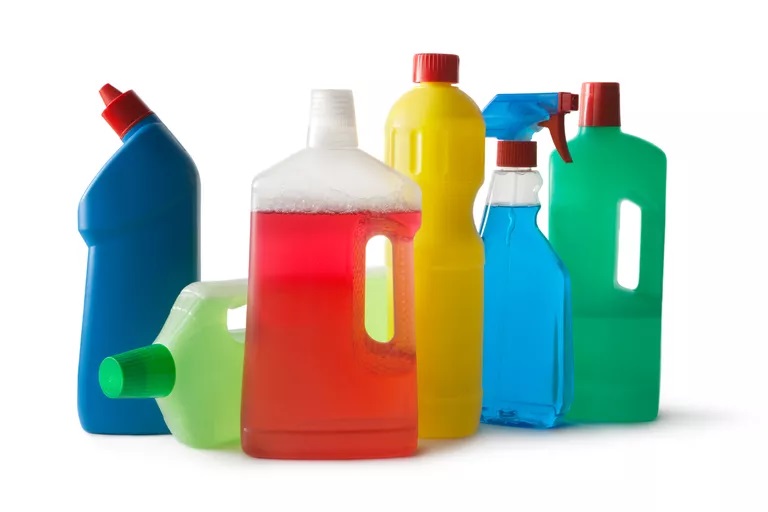 cleaning--cleaning-products-isolated
